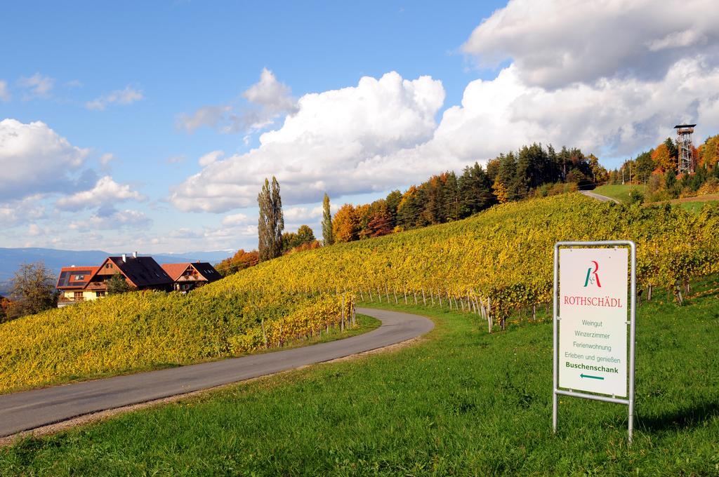 Weingut Winzerzimmer Rothschaedl ลอยช์ชาค ภายนอก รูปภาพ