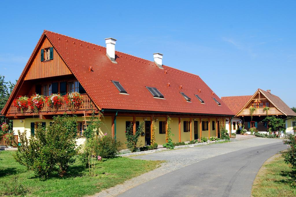 Weingut Winzerzimmer Rothschaedl ลอยช์ชาค ภายนอก รูปภาพ