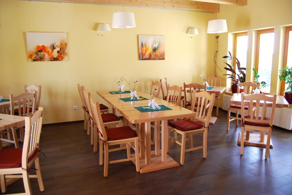 Weingut Winzerzimmer Rothschaedl ลอยช์ชาค ภายนอก รูปภาพ